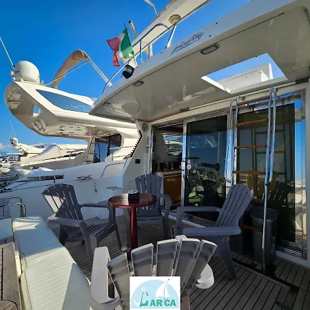 Boat And Breakfast Monica Naples