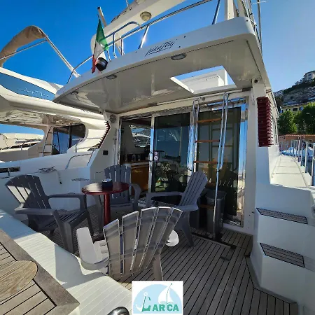 Bateau-hôtel Boat And Breakfast Monica *